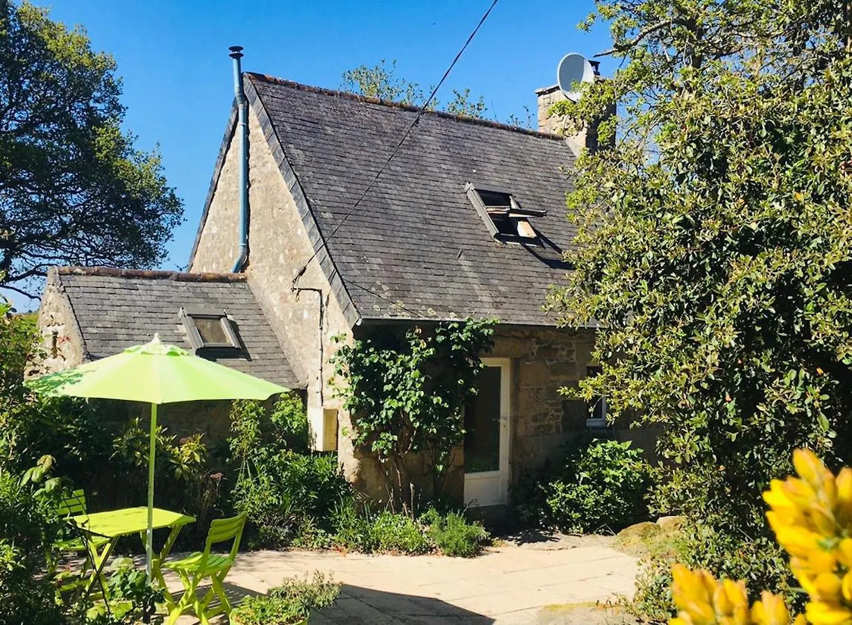 Holiday home An Ti Bihan, Gite Breton A La Campagne Tonquedec