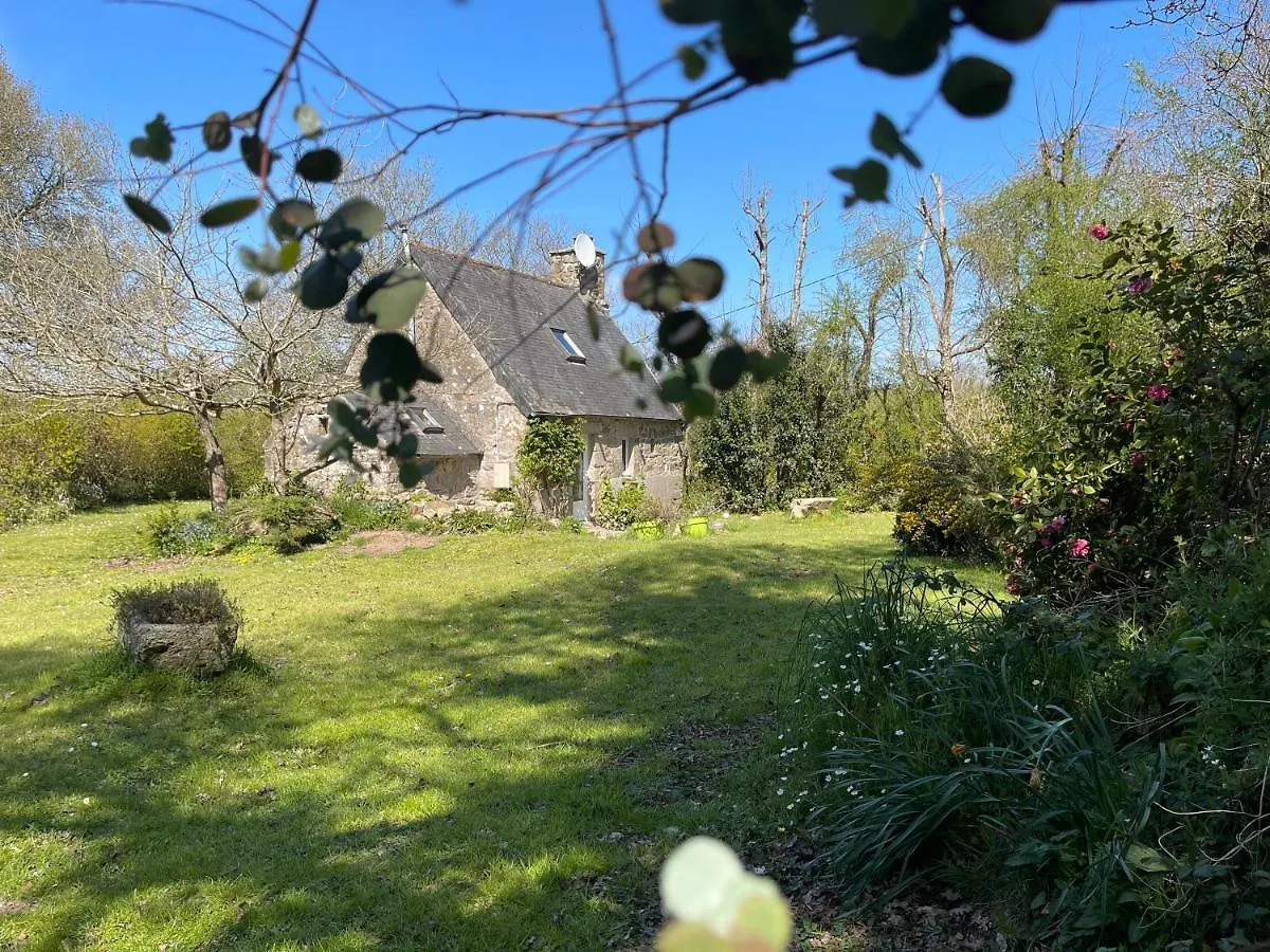 An Ti Bihan, Gite Breton A La Campagne Tonquedec
