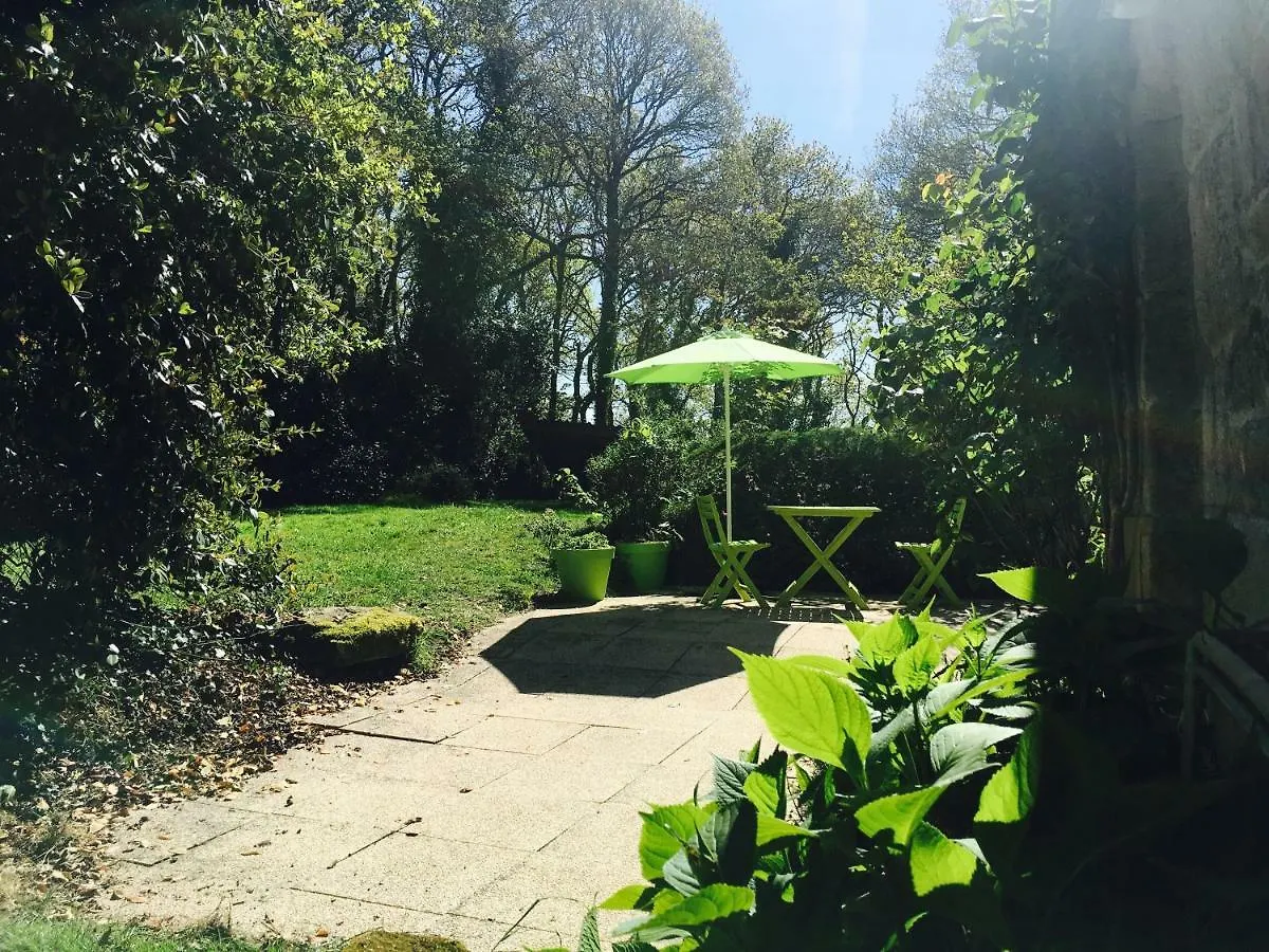 An Ti Bihan, Gite Breton A La Campagne Tonquedec Holiday home